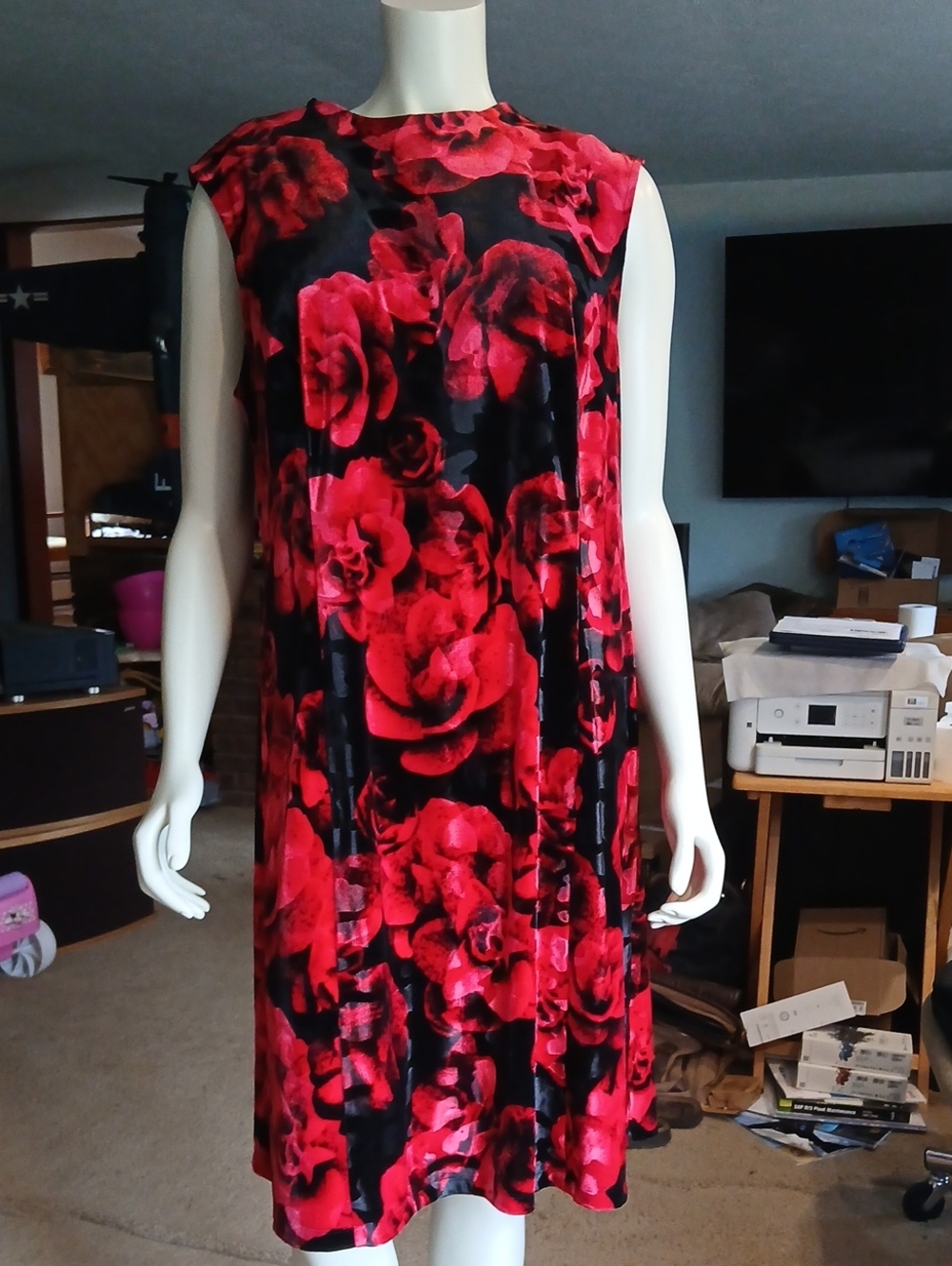 EUC Connected Apparel Red Rose Velvet Black Dress Floral